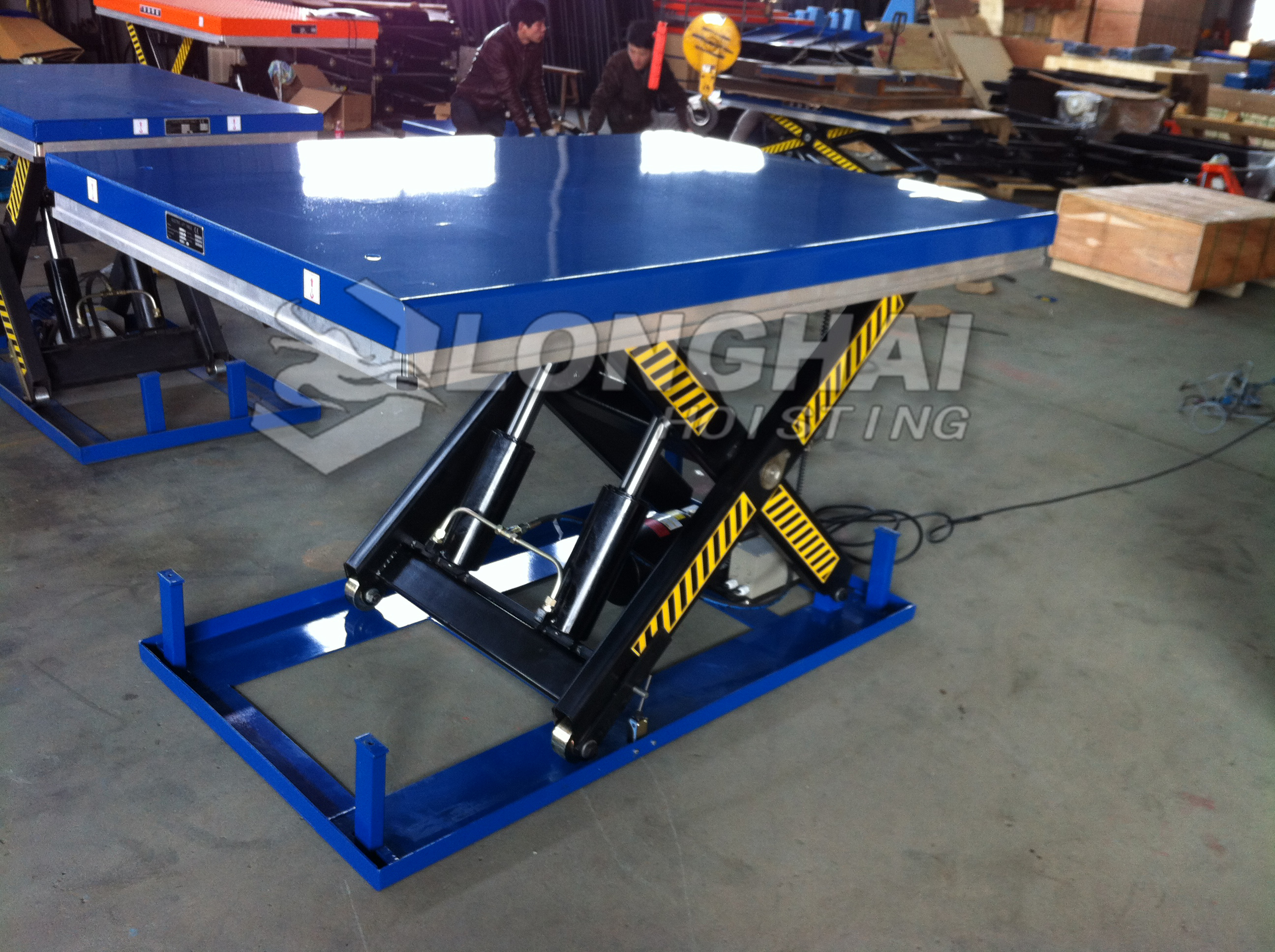 the blue Electric Hydraulic Scissor Lift Table
